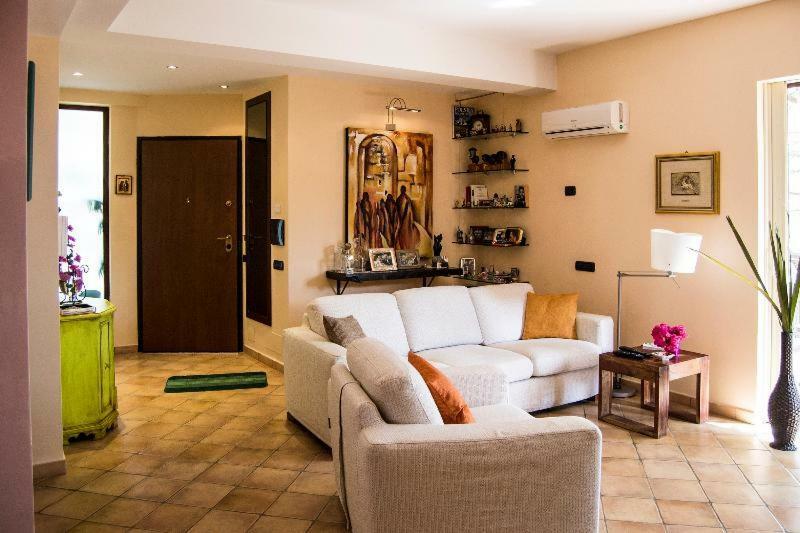 Casa Vacanze Gallodoro Letojanni Exteriér fotografie